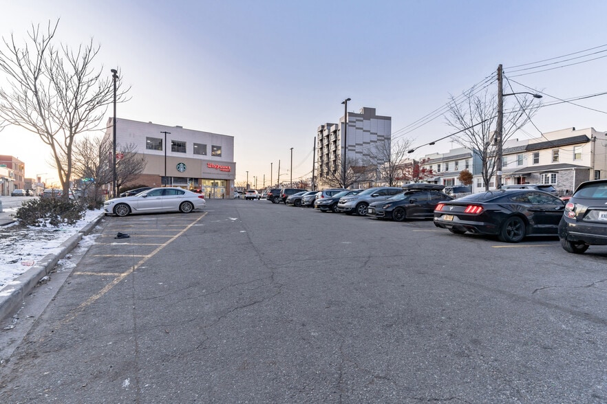 More Photos Of 132-40 Metropolitan Ave, Jamaica Storefront Retail Office For Lease