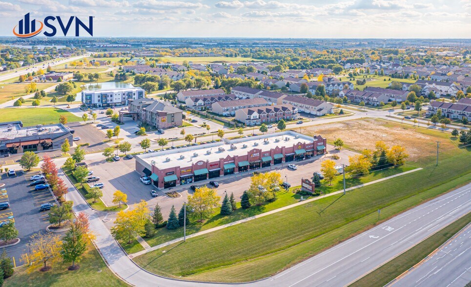 More Photos Of 1037-1061 W Orchard Rd, North Aurora General Retail For Lease