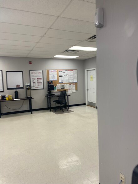 More Photos Of 1603 Krug St, Albany Industrial For Lease