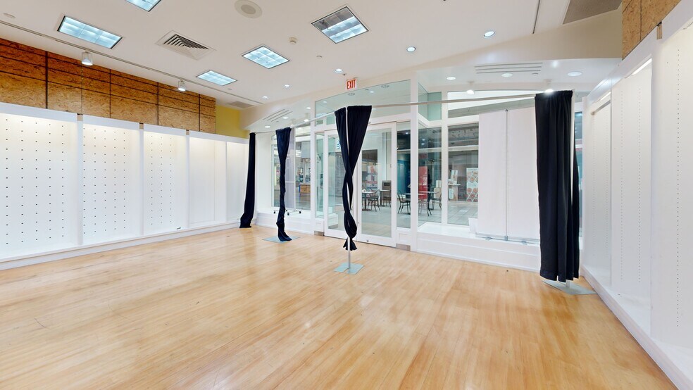 Primary Photo Of 2031 S Mooney Blvd, Visalia Unknown For Lease