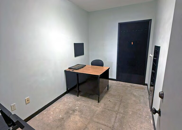 More Photos Of 704 E Washington St, Cuba Freestanding For Lease