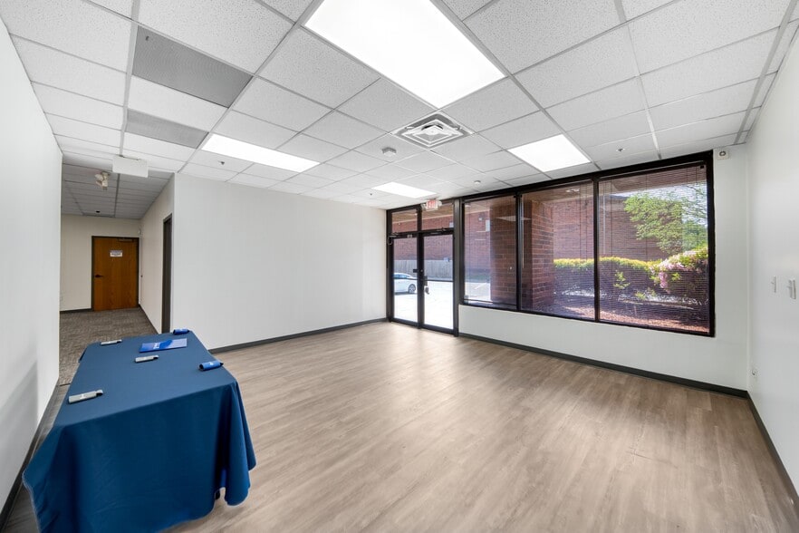 More Photos Of 3285 Saturn Ct, Peachtree Corners Warehouse For Lease