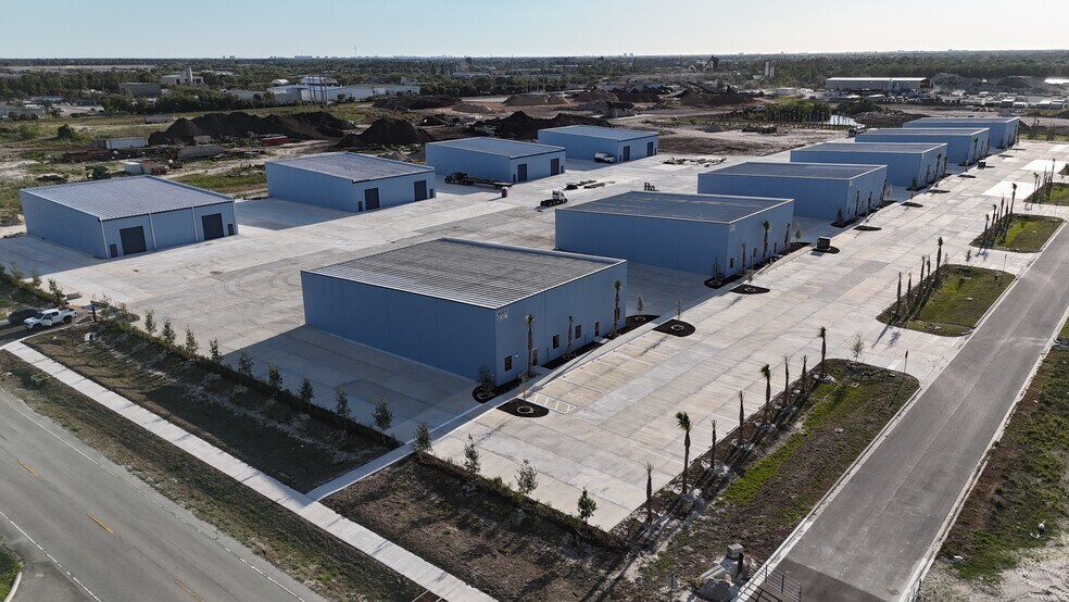 More Photos Of 8055 Ironside Dr, Fort Myers Unknown For Lease