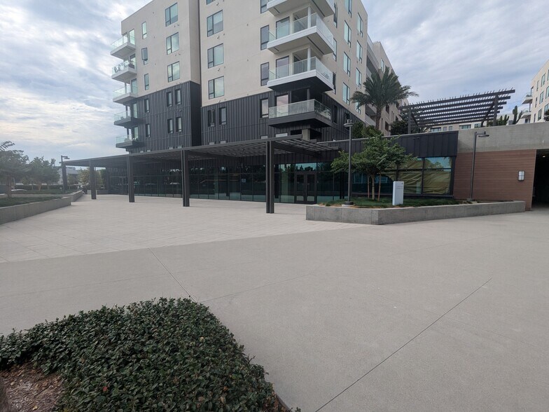 More Photos Of 2103 Rivington, Irvine Storefront Retail Residential For Lease