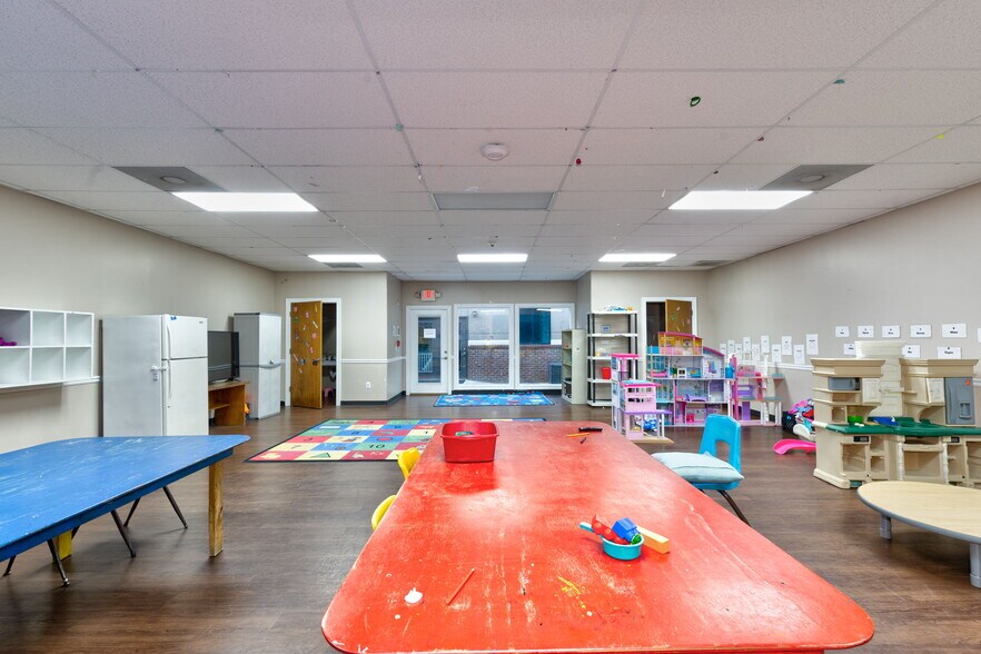 More Photos Of 7830 Veterans Pky, Columbus Office For Sale