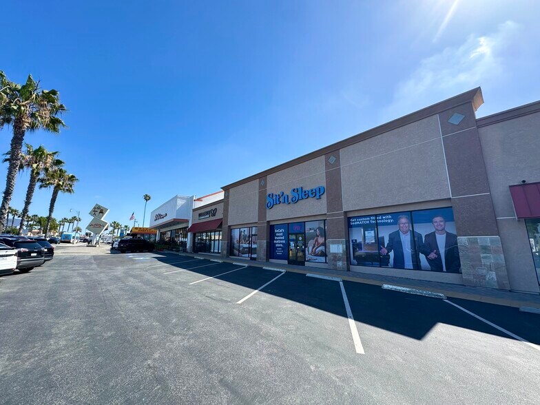 More Photos Of 1700-1712 Newport Blvd, Costa Mesa Freestanding For Lease