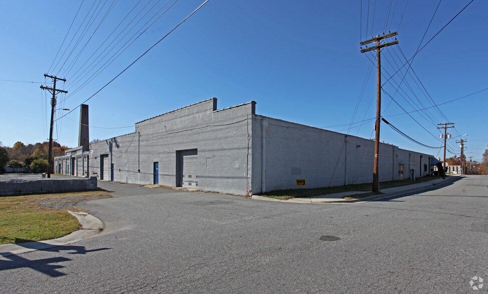 More Photos Of 217-221 Depot St, Davidson Warehouse For Lease