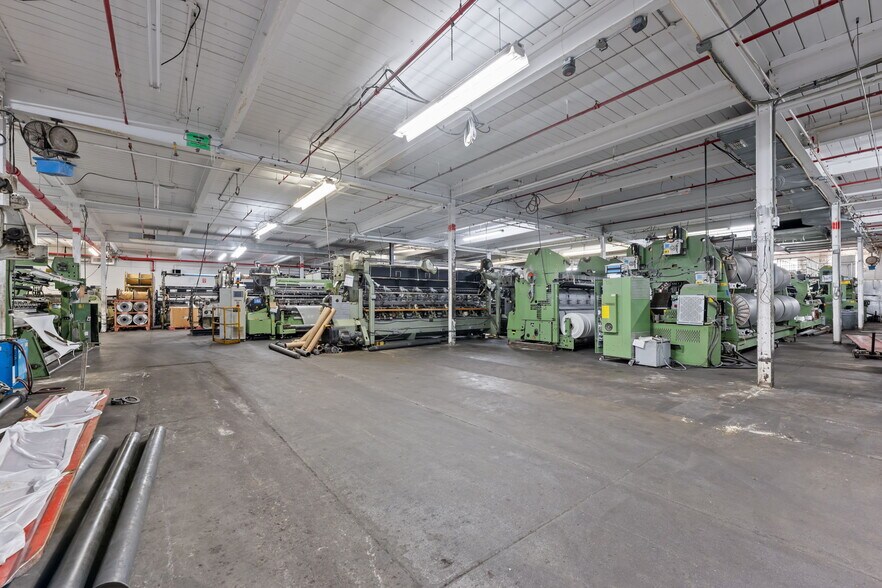 More Photos Of 312 W Luther Ave, Liberty Manufacturing For Sale