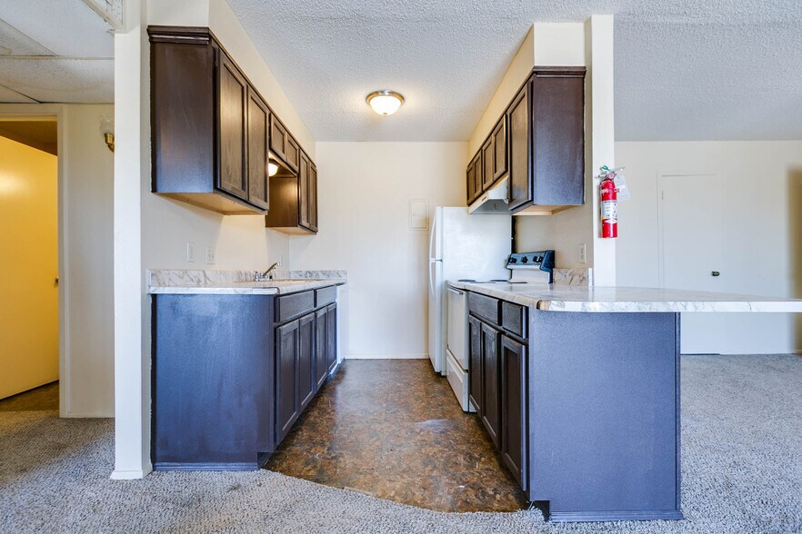 More Photos Of 1707-1717 Greenwood St, San Angelo Apartments For Sale