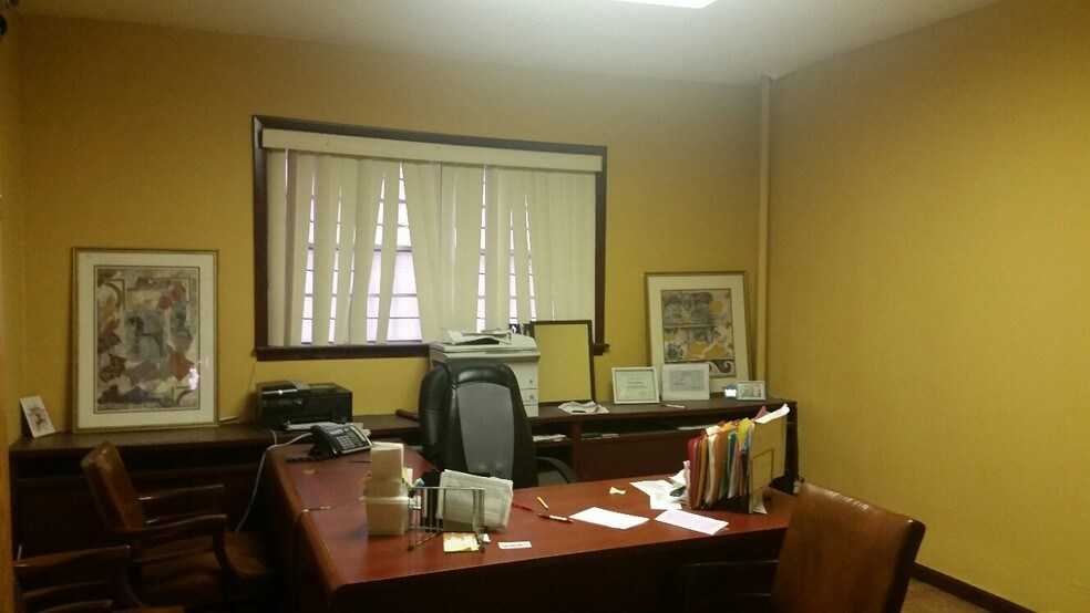 More Photos Of 278 Wyckoff Ave, Brooklyn Storefront Retail Residential For Lease