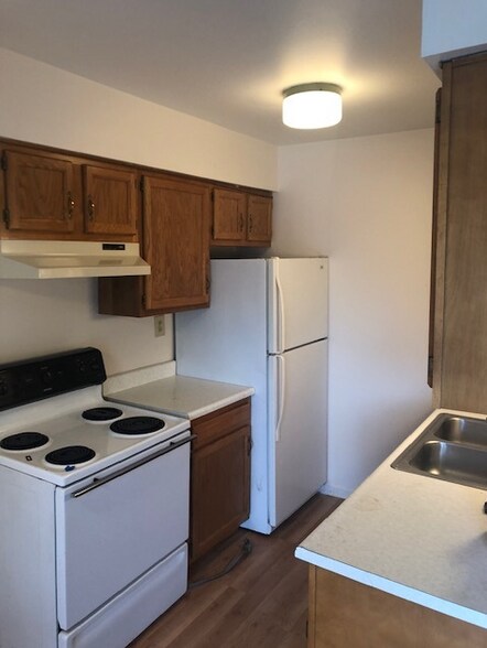 More Photos Of 1320 Imperial Ct, Troy Apartments For Sale