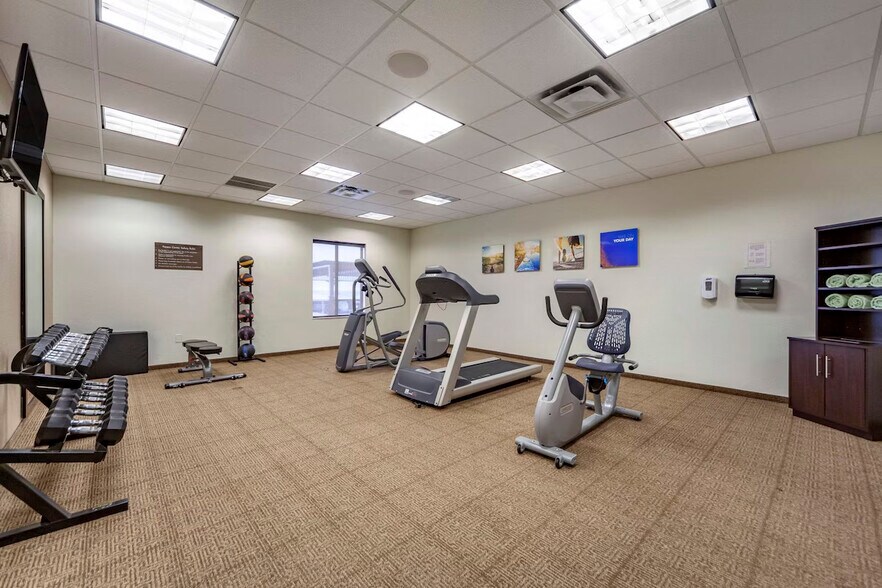 More Photos Of 825 Hoffie Dr, Sidney Hotel For Sale