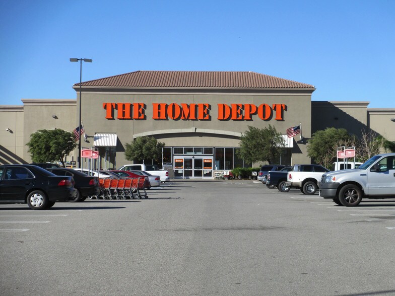 More Photos Of 10986 Sierra Ave, Fontana Freestanding For Lease