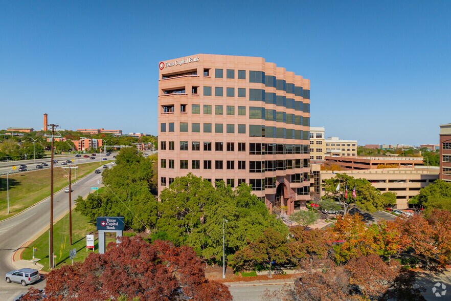 More Photos Of 745 E Mulberry Ave, San Antonio Office For Lease