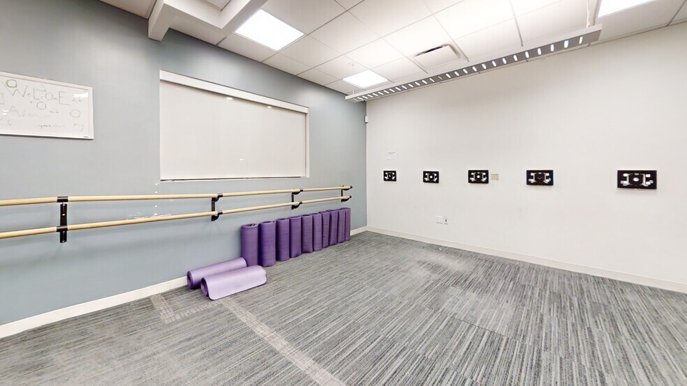 More Photos Of 1333 60th St, Brooklyn Office For Lease