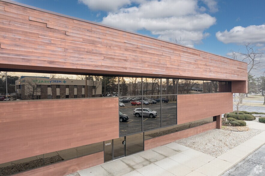 More Photos Of 3950 Sunforest Ct, Toledo Coworking Space