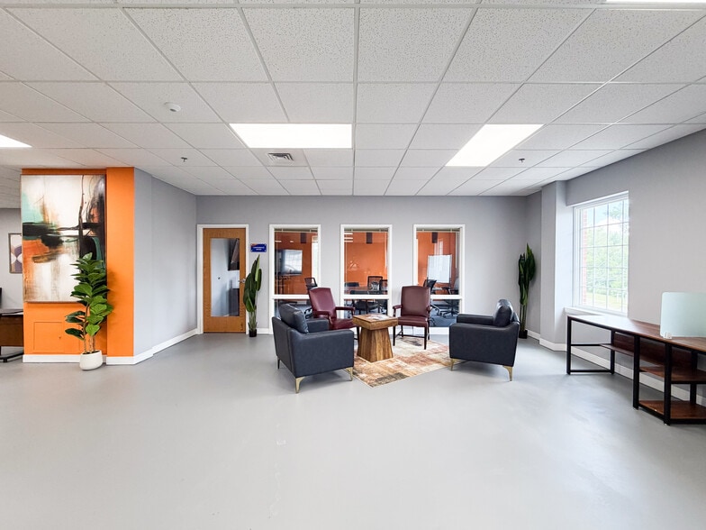More Photos Of 1645 Ellington Rd, South Windsor Office For Sale