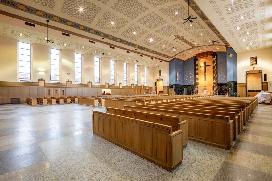 More Photos Of 3301 Byron, Chicago Religious Facility For Sale