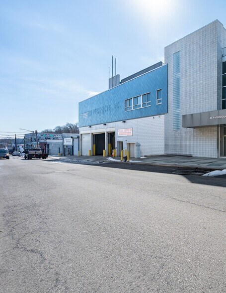 More Photos Of 2544 Borough Pl, Woodside Warehouse For Sale