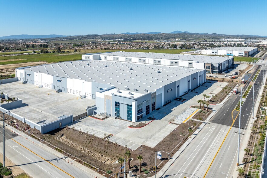 More Photos Of 3120 Wilson Ave, Perris Distribution For Lease