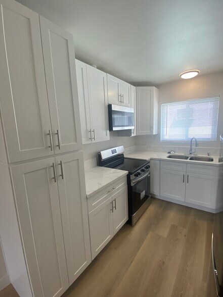 More Photos Of 3617 W 60th, Los Angeles Apartments For Sale