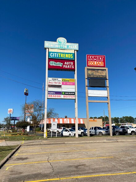 More Photos Of 6713, 6715, 672 Pines Rd. Rd, Shreveport General Retail For Sale