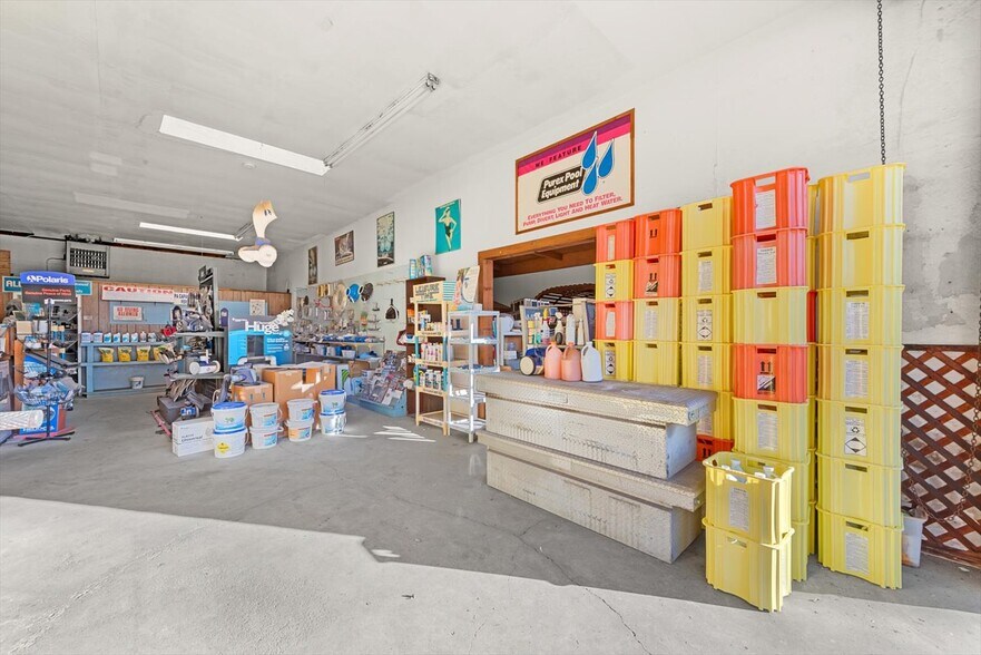 More Photos Of 300-330 Taylor St, Napa General Retail For Sale