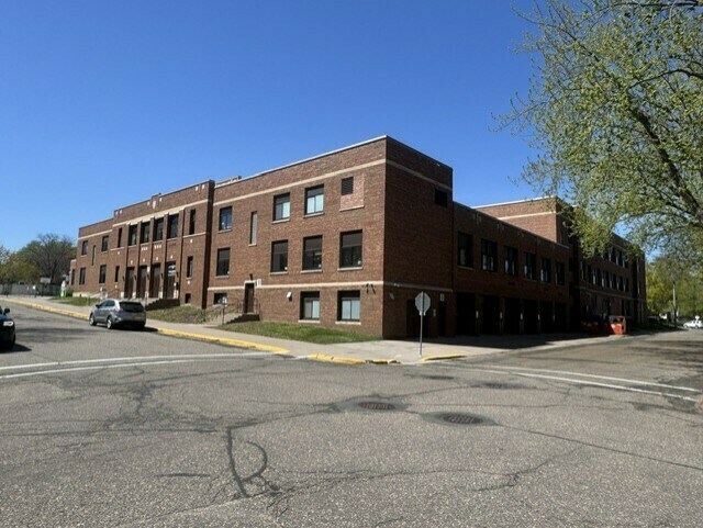More Photos Of 1118 4th St, Hudson Schools For Sale