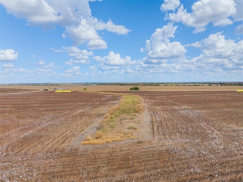 More Photos Of 000 Wells Lane, Manor Land For Sale