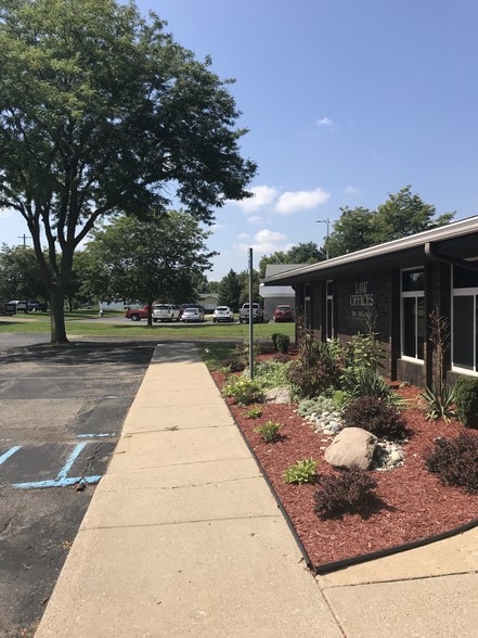 More Photos Of 9459 Lapeer Rd, Davison Office For Lease