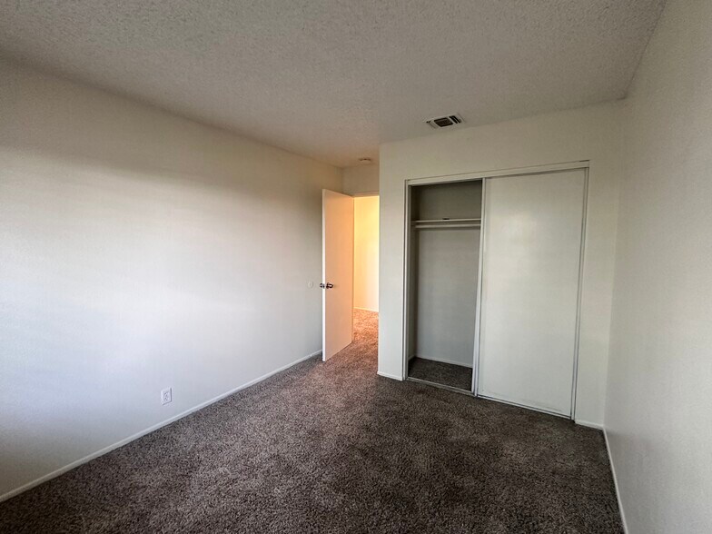 More Photos Of 12745 Navajo Rd, Apple Valley Apartments For Sale