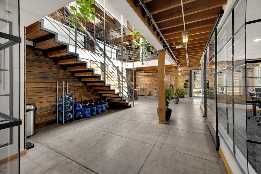 More Photos Of 425 E 4th St, Long Beach Office Residential For Sale