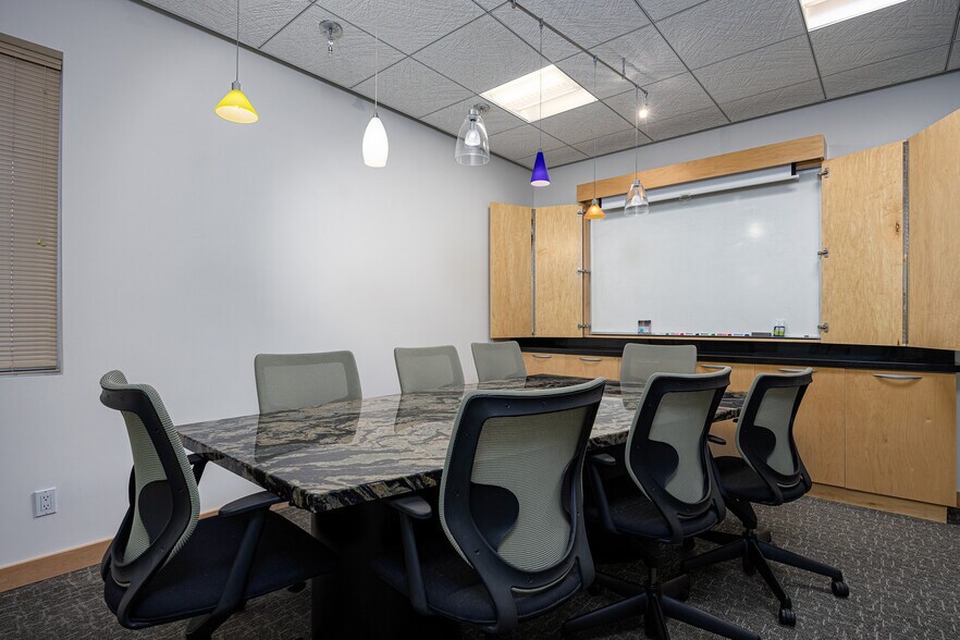 More Photos Of 7390 Creek Rd, Sandy Office For Lease