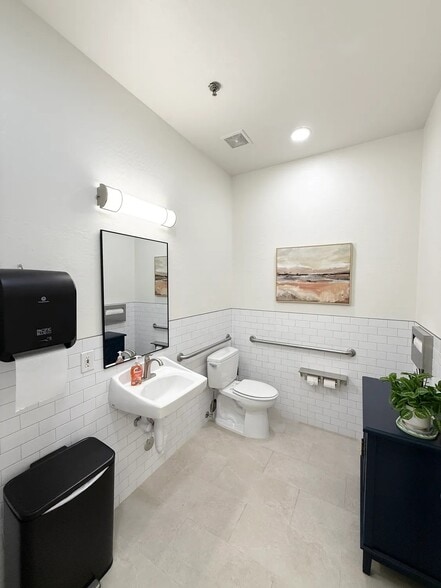 More Photos Of 428 S Gilbert Rd, Gilbert Office For Lease