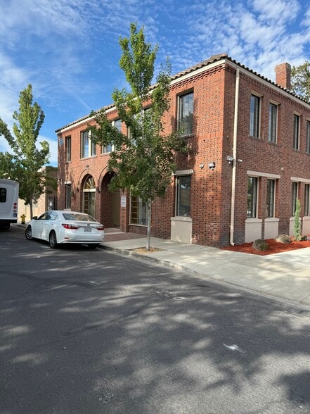 More Photos Of 123 Sycamore Ave, Manteca Medical For Lease