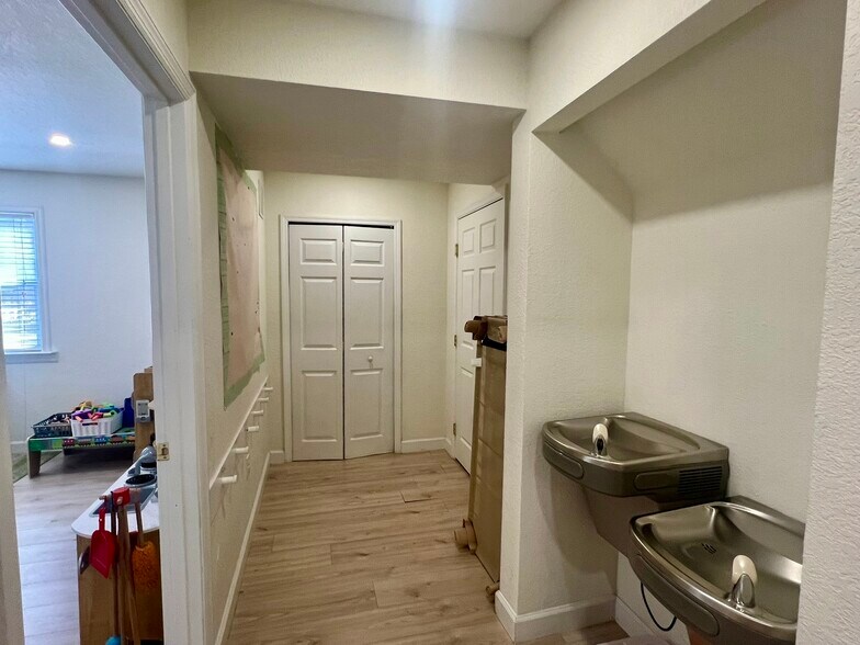 More Photos Of 2455 Ark Academy Ct, Sanford Office For Sale