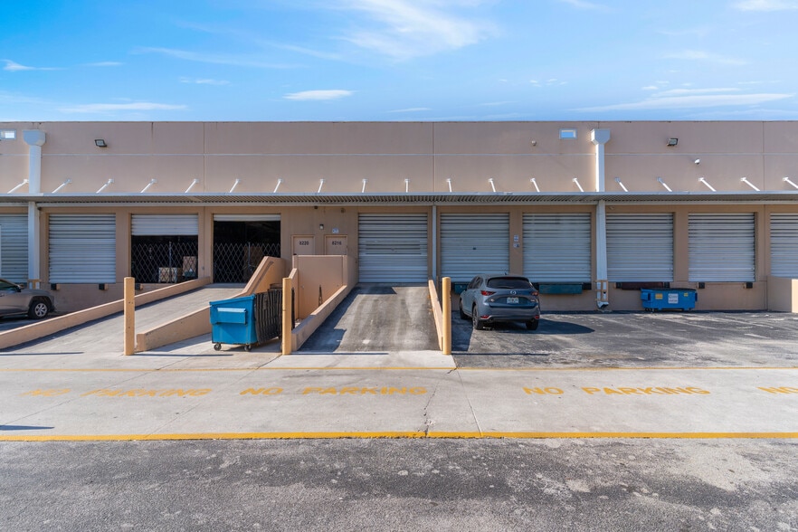 More Photos Of 8200-8358 NW 30th Ter, Doral Warehouse For Lease