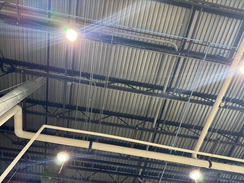 More Photos Of 572 Brewery Ln, Bourbonnais Distribution For Lease