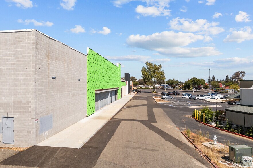 More Photos Of 8501 Auburn Blvd, Citrus Heights Freestanding For Sale