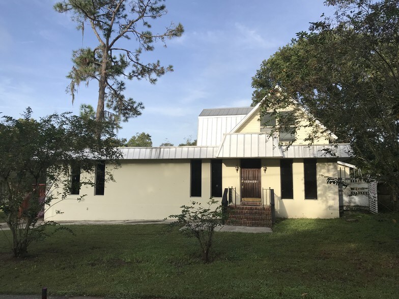 More Photos Of 12409 Curley St, San Antonio Loft Creative Space For Sale