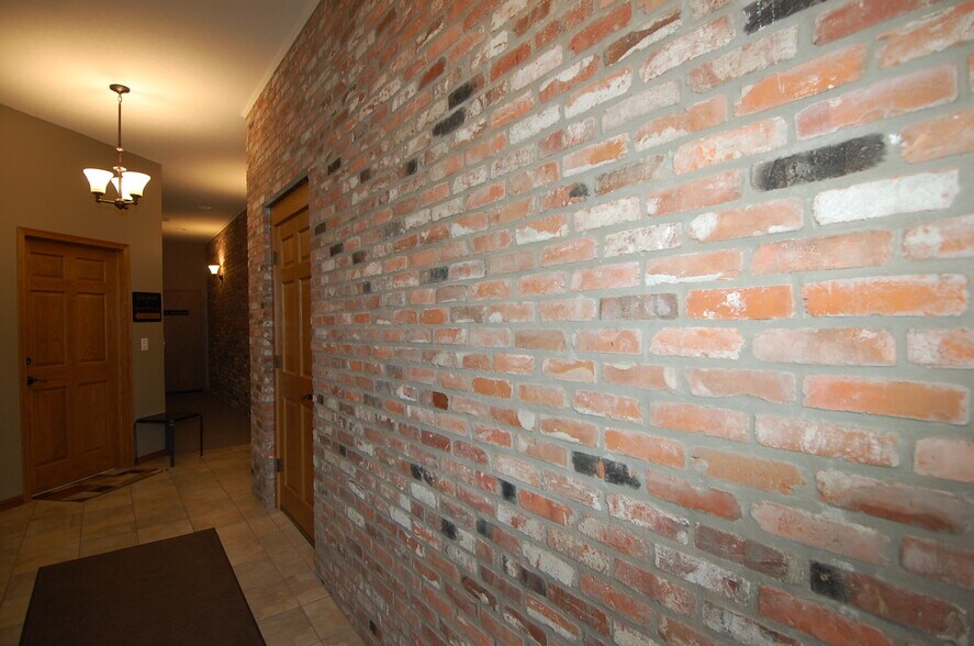 More Photos Of 217 8th Ave, Wellman Medical For Lease