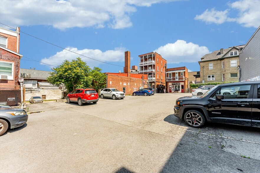 More Photos Of 214 Wall St, Morgantown Apartments For Sale
