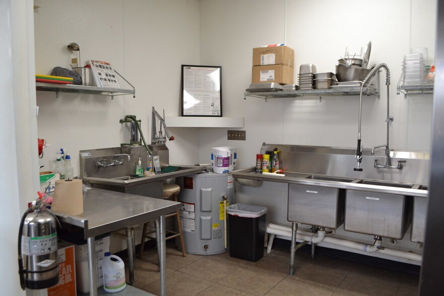 More Photos Of 909 US Highway 117 Byp S, Goldsboro Convenience Store For Sale