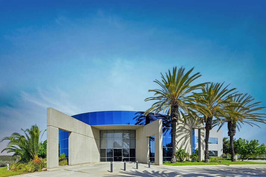 More Photos Of 1675 Faraday Ave, Carlsbad Warehouse For Sale