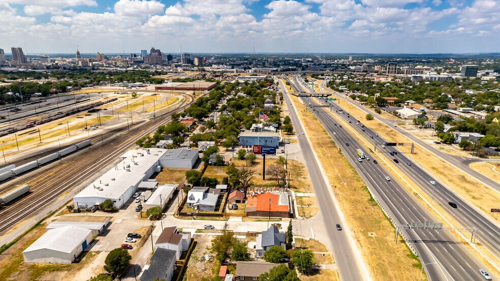 More Photos Of 1950 N Panam Expy, San Antonio Freestanding For Sale