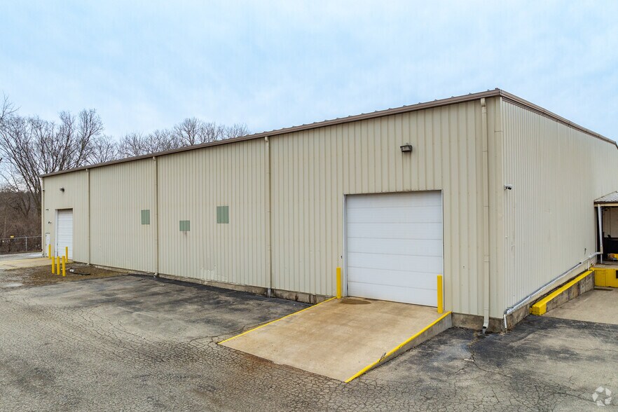 More Photos Of 200 Eagle City Rd, Springfield Warehouse For Lease