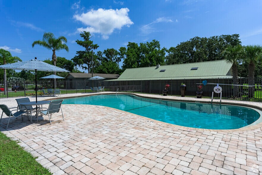 More Photos Of 1400 S Nova Rd, Daytona Beach Apartments For Sale