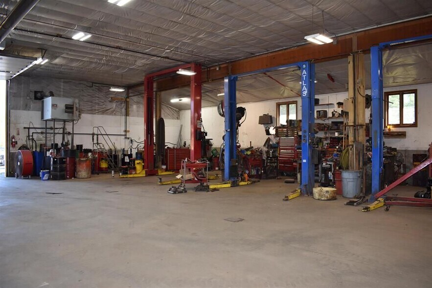 More Photos Of 479 US Route 4, Enfield Flex For Sale