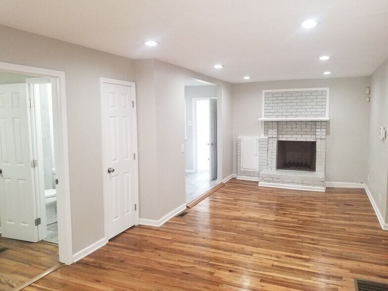 More Photos Of ,  Unknown For Sale