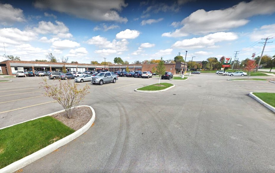 More Photos Of 2306-2332 Hassell Rd, Hoffman Estates Storefront For Sale